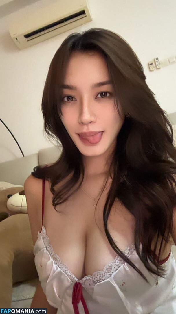 Qamarina Lim / https: / qamarinalim_ Desnudo OnlyFans  Foto filtrada #3