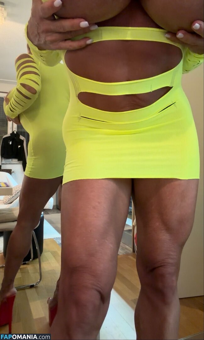 QueenMuscleBoobs Desnudo OnlyFans  Foto filtrada #8