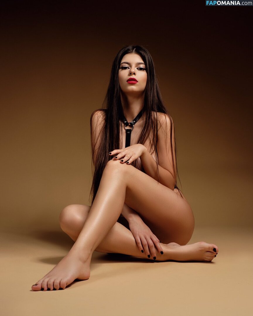 Raducu Mihaela / mihaelaraducu / raducumihaela / raducumihaela__ Desnudo OnlyFans  Foto filtrada #1