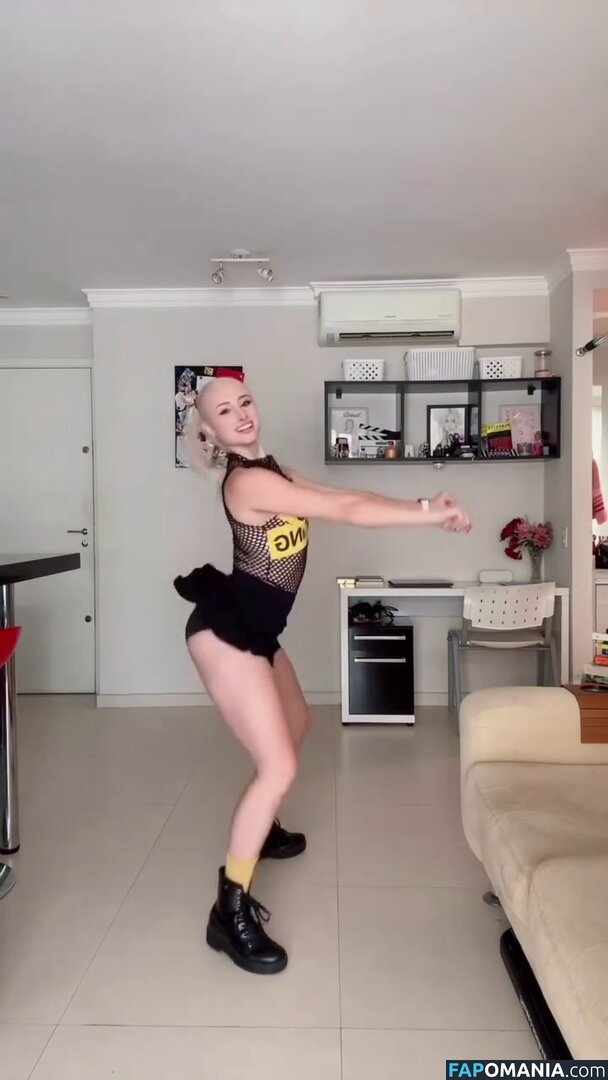 Renata Schneider / renata.c.schneider Desnudo OnlyFans  Foto filtrada #6