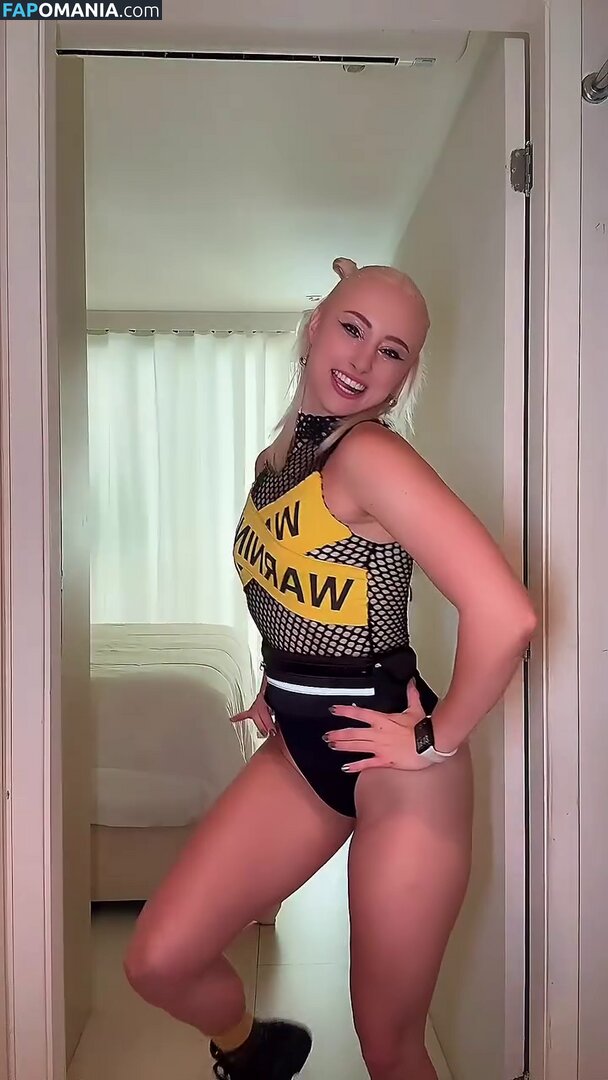 Renata Schneider / renata.c.schneider Desnudo OnlyFans  Foto filtrada #11