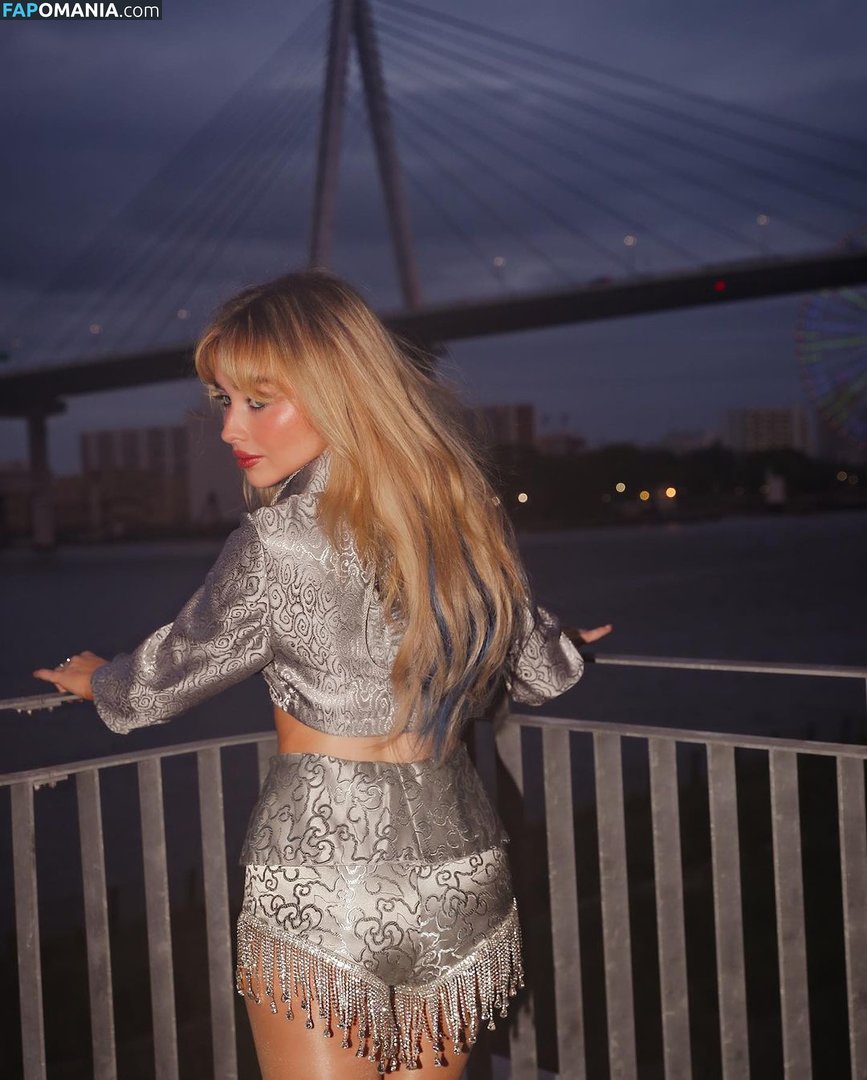Sabrina Carpenter / https: / sabrinacarpenter Desnudo OnlyFans  Foto filtrada #90