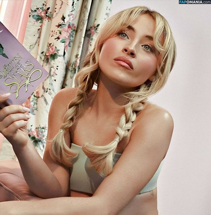 Sabrina Carpenter / https: / sabrinacarpenter Desnudo OnlyFans  Foto filtrada #2521