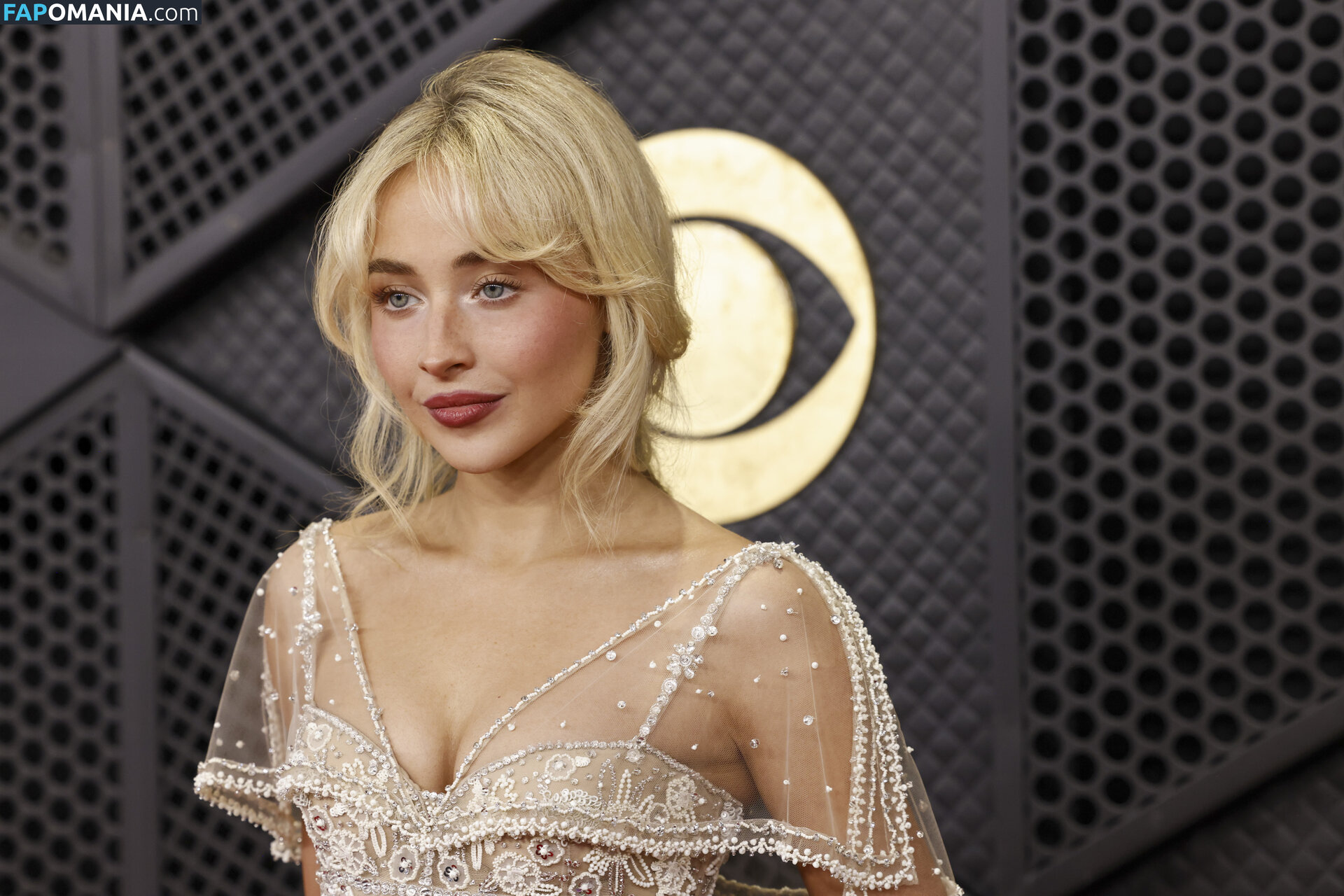 Sabrina Carpenter / https: / sabrinacarpenter Desnudo OnlyFans  Foto filtrada #2563