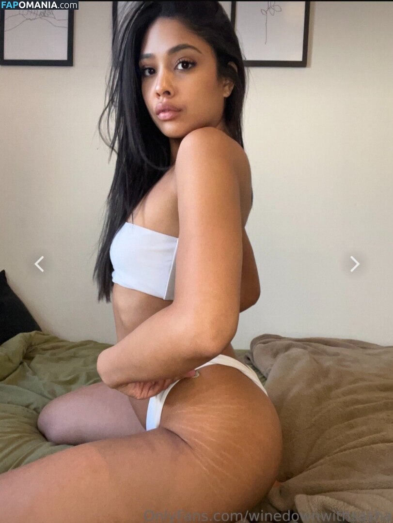 Sasha The Sommelier / _sashafrancesca / winedownwithsasha Desnudo OnlyFans  Foto filtrada #1