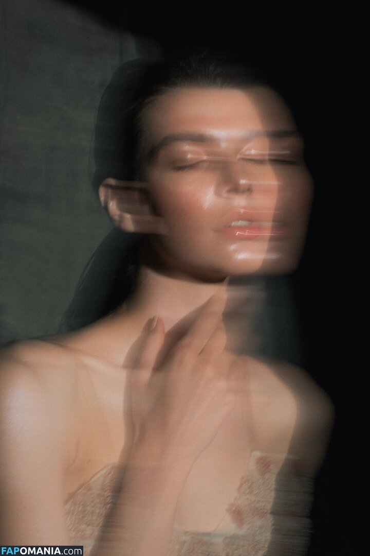Sasha Zotova / shuzolotova Desnudo OnlyFans  Foto filtrada #6