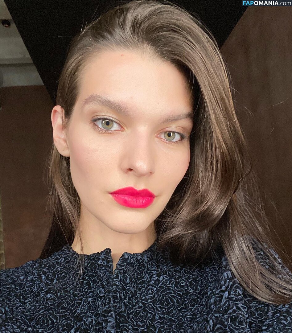 Sasha Zotova / shuzolotova Desnudo OnlyFans  Foto filtrada #14