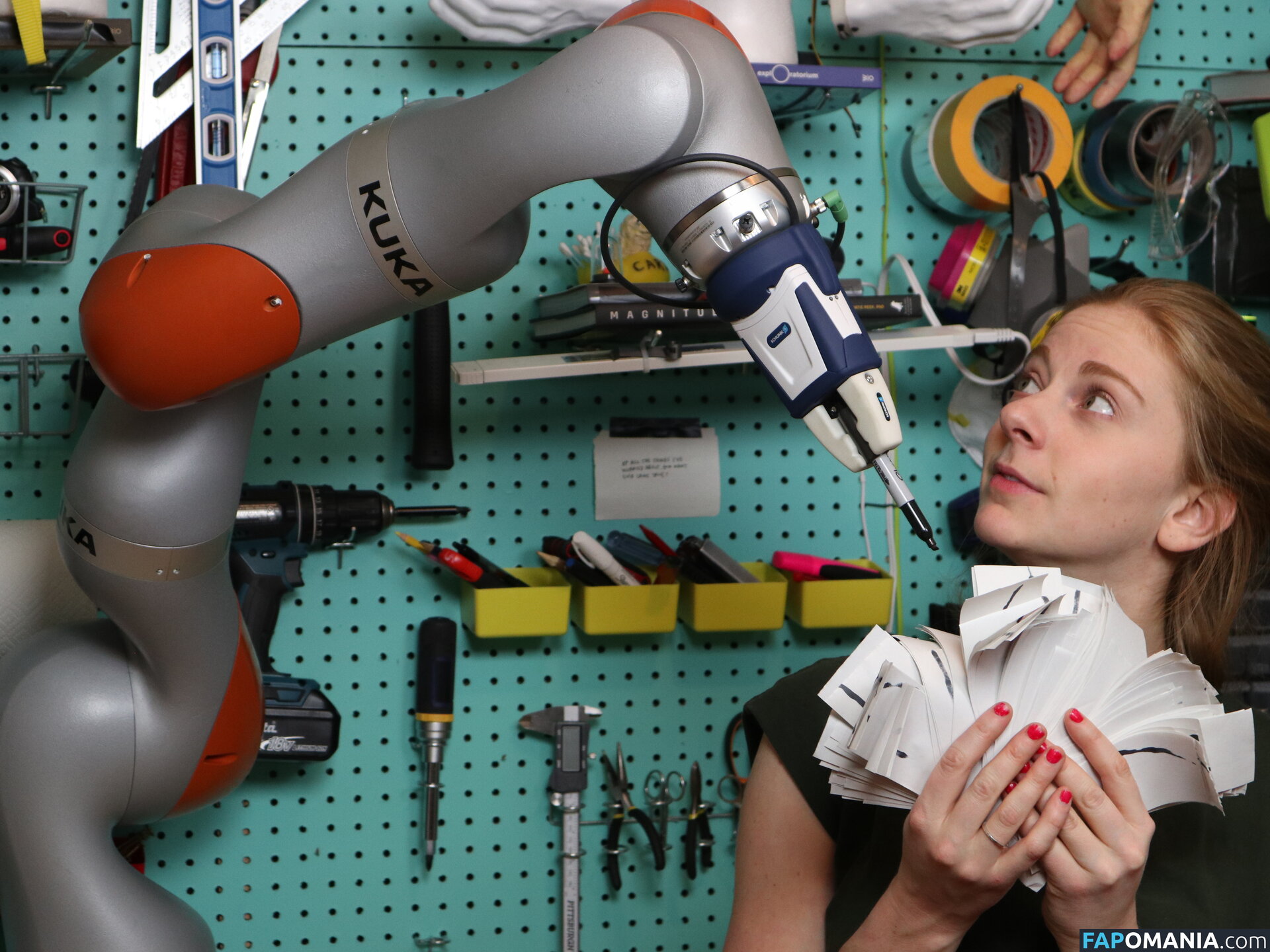 Simone Giertz / simonegiertz Desnudo OnlyFans  Foto filtrada #3