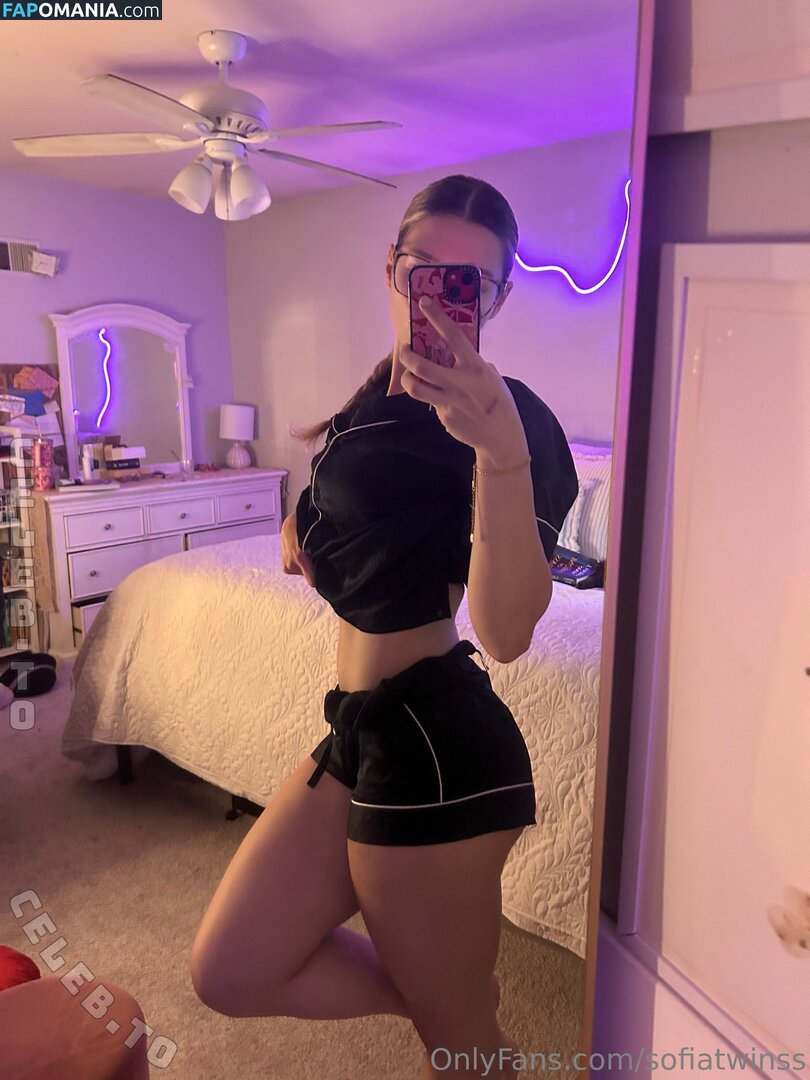 diezwillinge.angel / sofiatwinss Desnudo OnlyFans  Foto filtrada #1