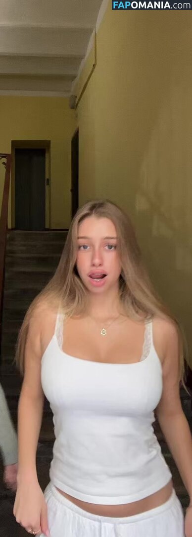 https: / sofyaplotnikova / xsofya_x Desnudo OnlyFans  Foto filtrada #10