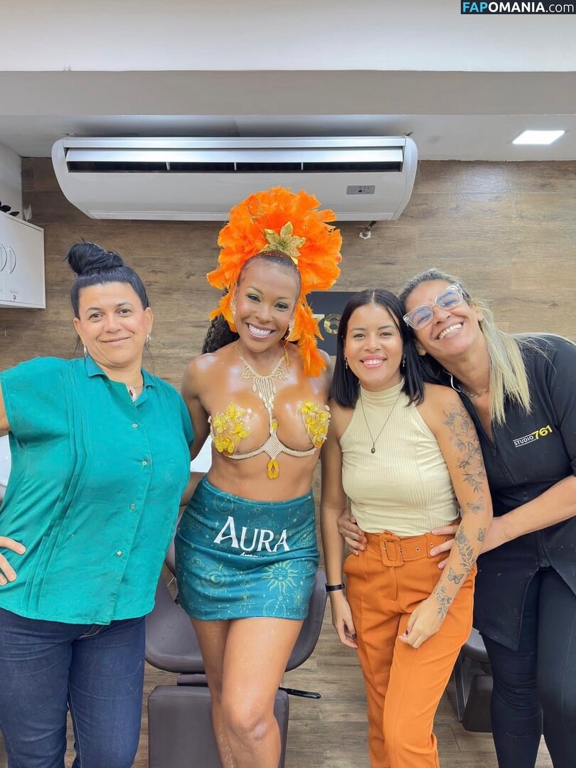 BBB 4 / Solange Vega / https: / solvegaoficial Desnudo OnlyFans  Foto filtrada #3