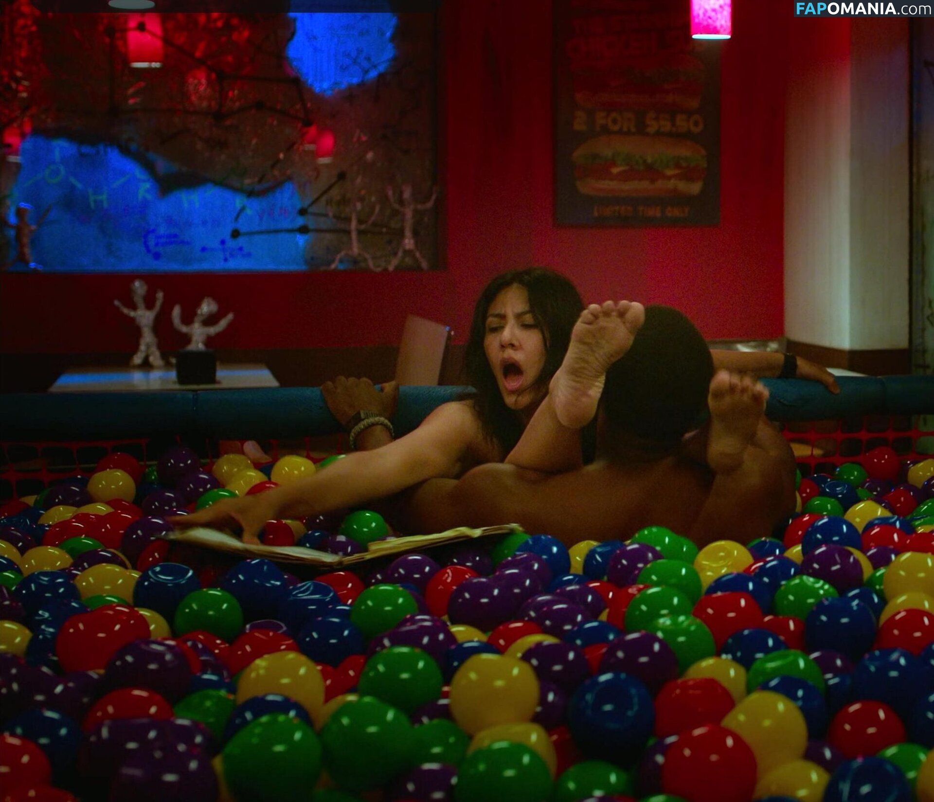 Rosa Diaz Brooklyn Nine-Nine / Stephanie Beatriz / stephaniebeatriz Desnudo OnlyFans  Foto filtrada #85