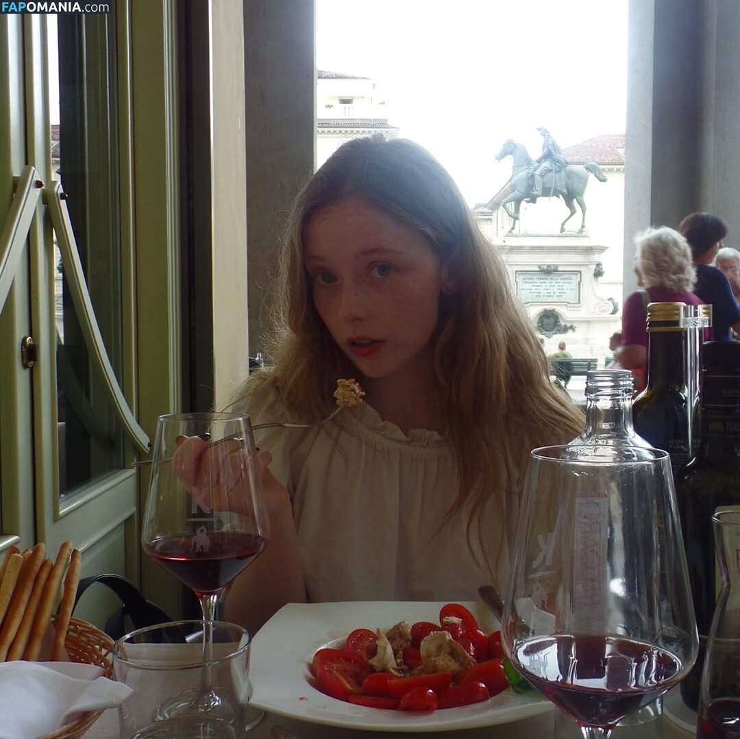 SuzieSon / charlieisomething / mymotherfvckedmickjagger / thestrawberrybutcher Desnudo OnlyFans  Foto filtrada #15