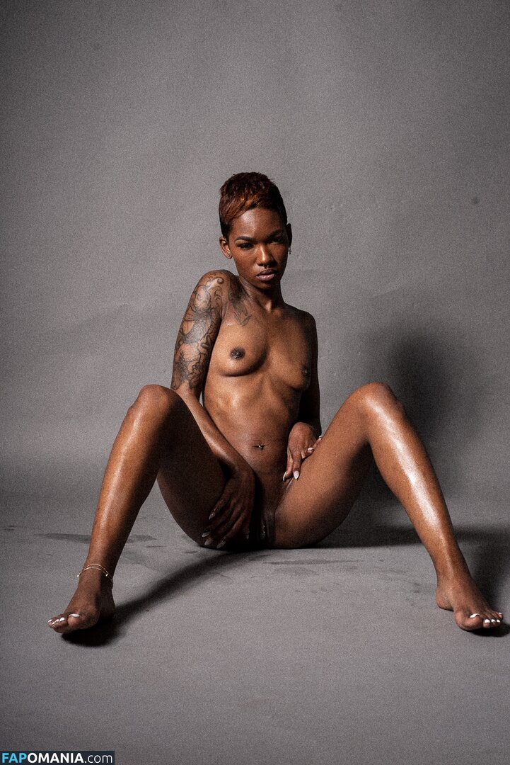 TheRealTiaReid / Tia Reid / corpsdedieu / https: / officialtiareid Desnudo OnlyFans  Foto filtrada #9