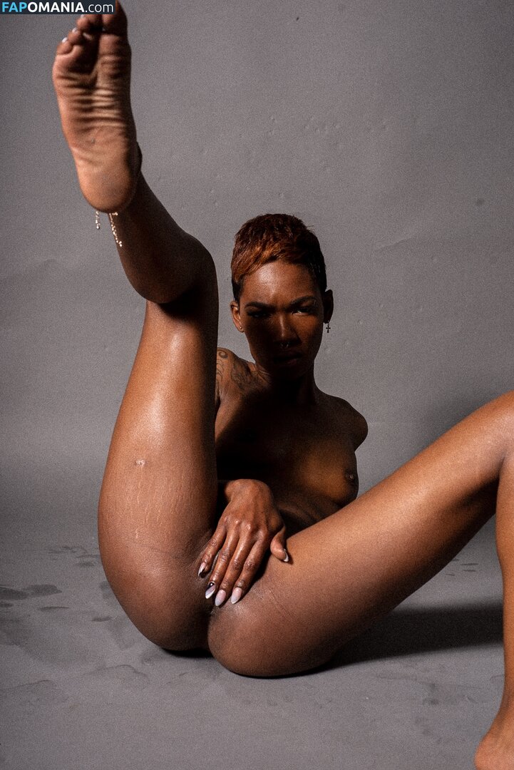 TheRealTiaReid / Tia Reid / corpsdedieu / https: / officialtiareid Desnudo OnlyFans  Foto filtrada #11