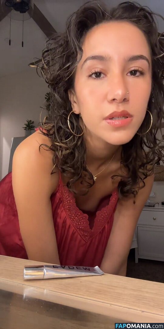 Tiktok Live Nipslips & Nudity / _hollyrh_ / florpitch.liliz / meenerrweener / mstatianaa_ Desnudo OnlyFans  Foto filtrada #3