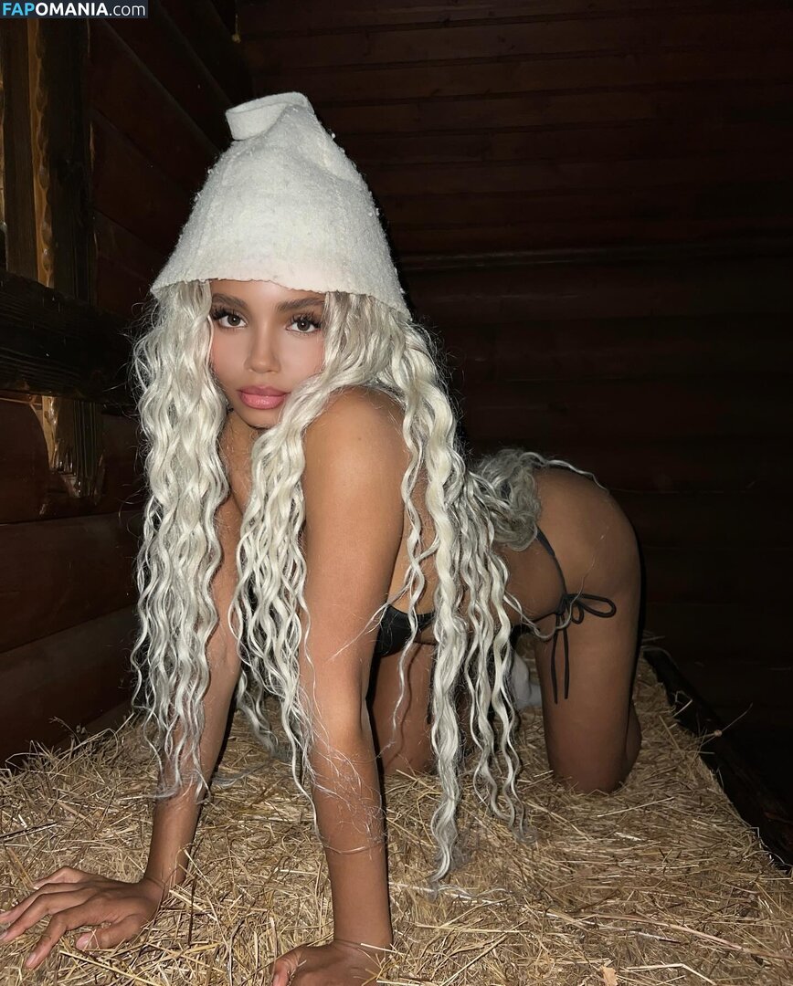 Tosyandra / victoriaonofomi Desnudo OnlyFans  Foto filtrada #3
