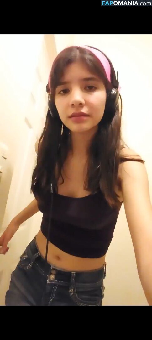 ValeCast0705 / Valeria Castañeda Desnudo OnlyFans  Foto filtrada #2