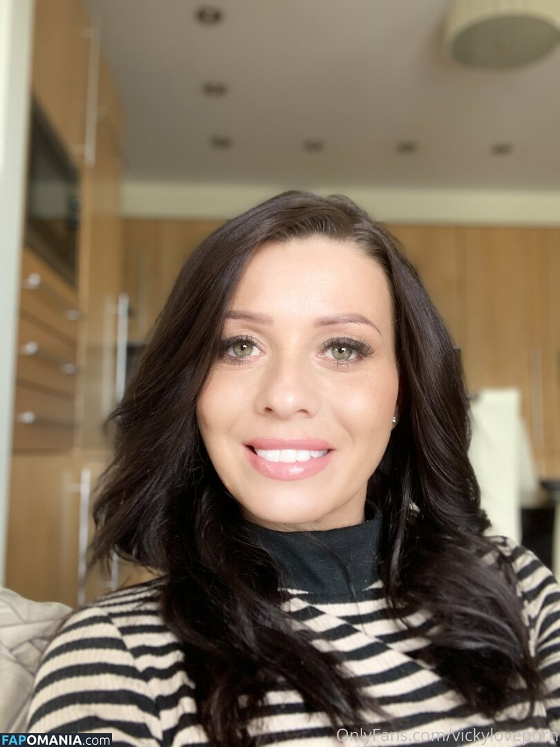 vickiebrownofficial / vickyloveporn Desnudo OnlyFans  Foto filtrada #19