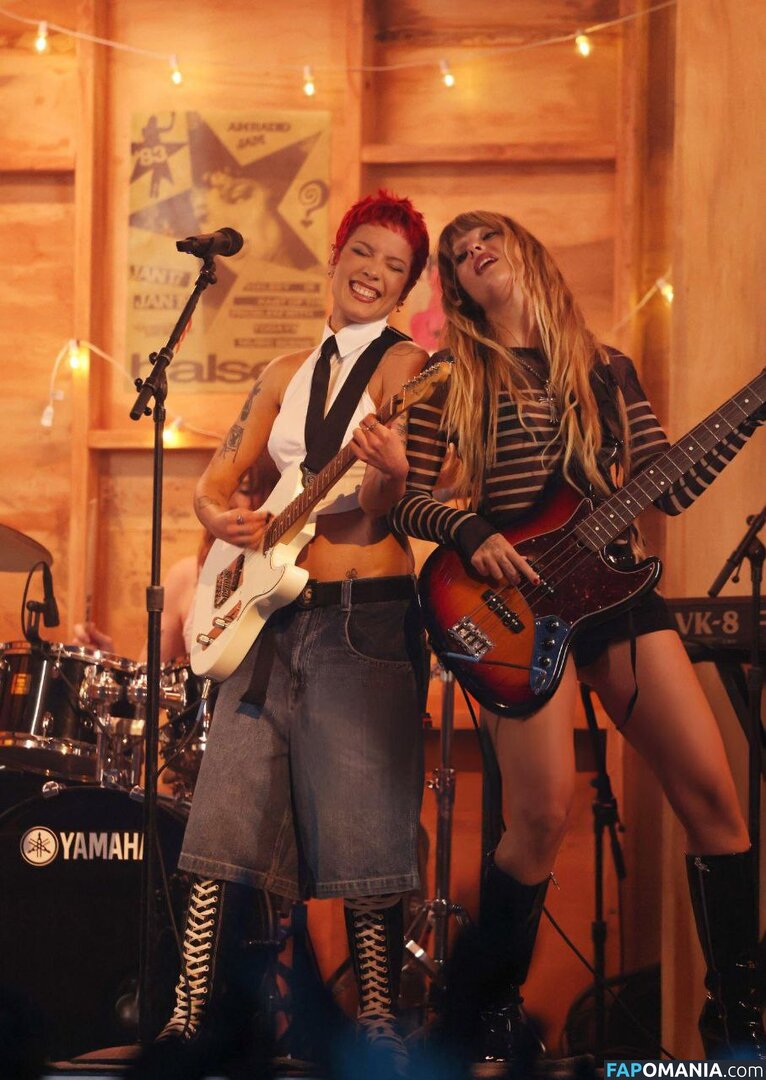 Maneskin bassist / Victoria De Angelis / vicdeangelis Desnudo OnlyFans  Foto filtrada #1076