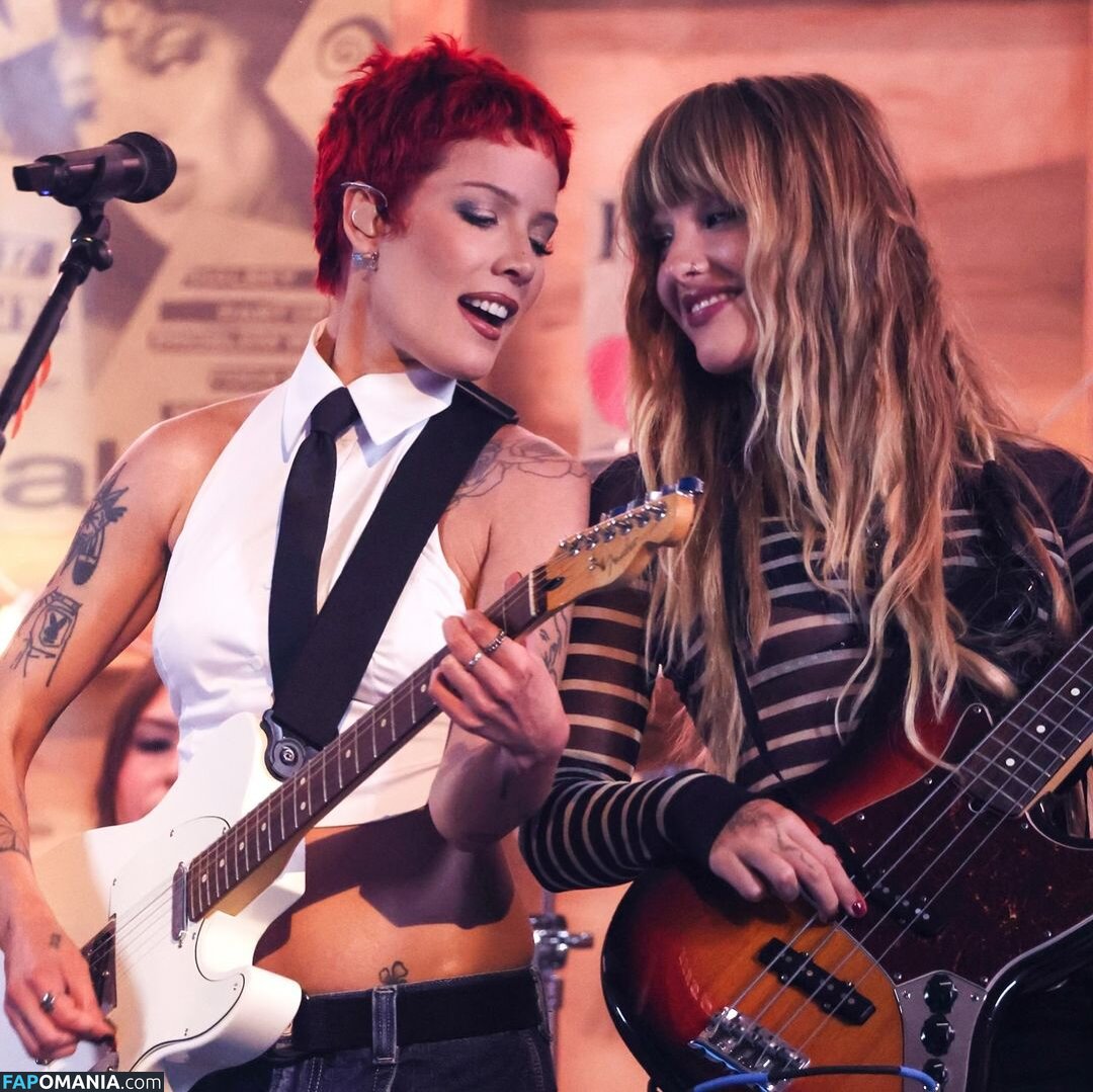 Maneskin bassist / Victoria De Angelis / vicdeangelis Desnudo OnlyFans  Foto filtrada #1084