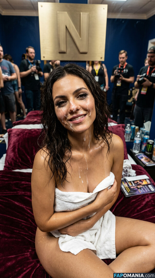 Victoria Justice / https: / victoriajustice Desnudo OnlyFans  Foto filtrada #92