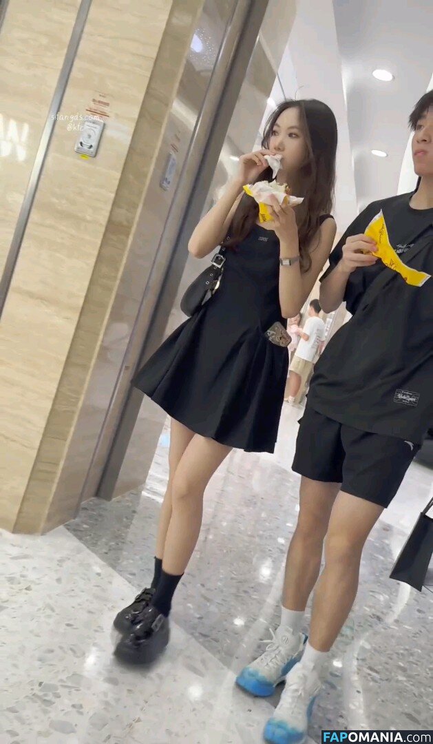 Voyeur Asian Pissing Toilet &Amp; Upskirts Only / girlspissin / https: Desnudo OnlyFans  Foto filtrada #7