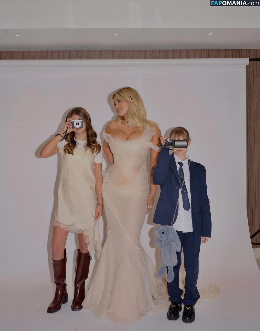 Icardi / Wanda Nara / badbitchwan / wanda_nara / wanditanara Desnudo OnlyFans  Foto filtrada #533
