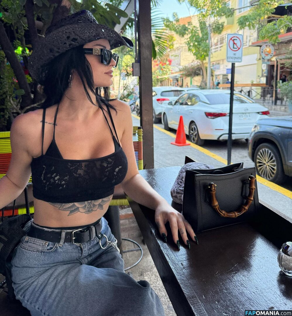 WWE's Paige  / WWE's Paige / Saraya Bevis / saraya Desnudo OnlyFans  Foto filtrada #3