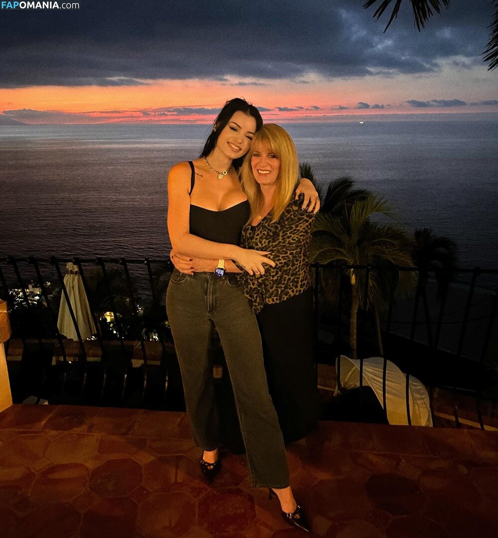 WWE's Paige  / WWE's Paige / Saraya Bevis / saraya Desnudo OnlyFans  Foto filtrada #5
