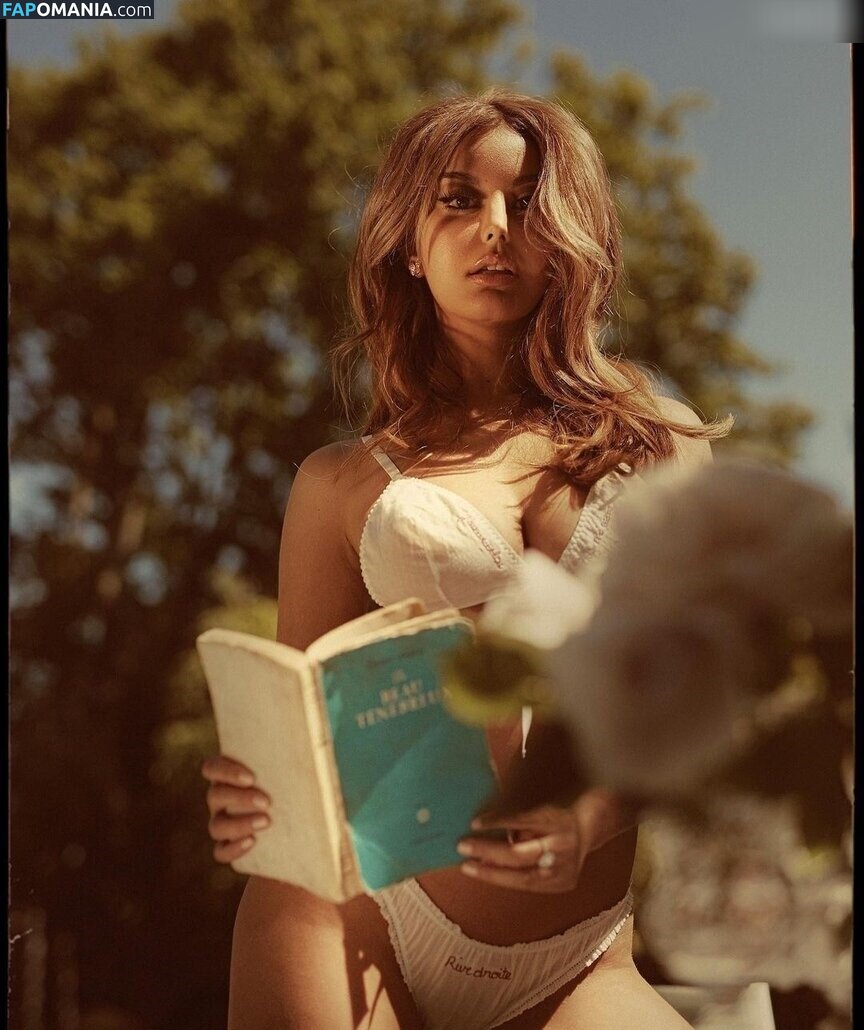 Zahia Dehar / zahiaofficiel Desnudo OnlyFans  Foto filtrada #297