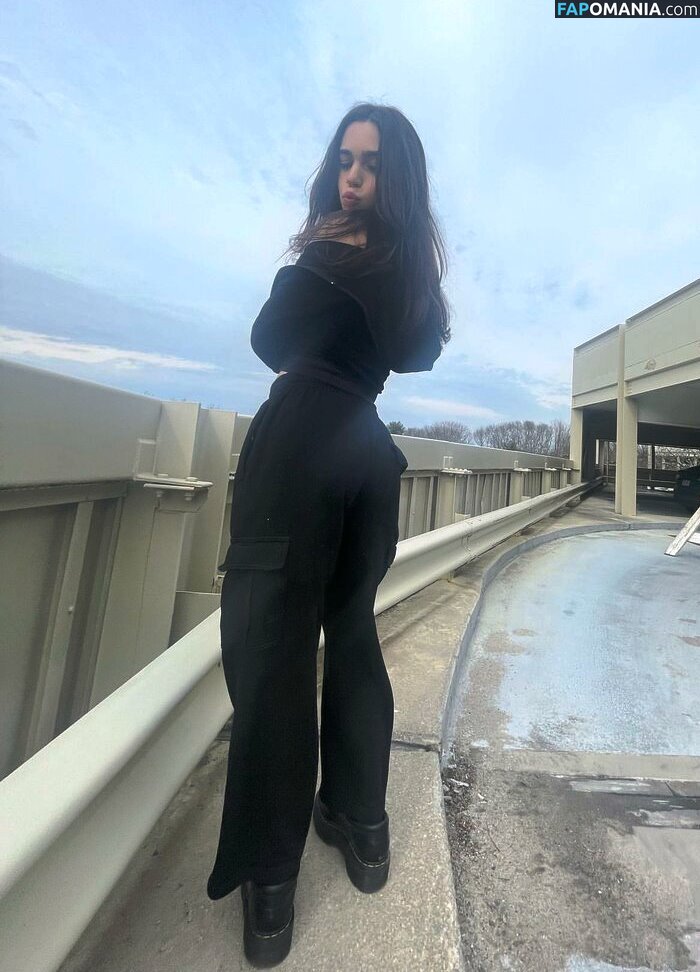 goddesszaria / goddesszariaa / https: / zarrrrrrrrrr3 Desnudo OnlyFans  Foto filtrada #1
