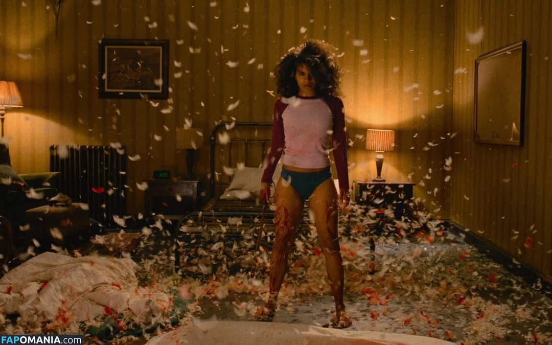 Zazie Beetz / zaziebeetz Desnudo OnlyFans  Foto filtrada #1