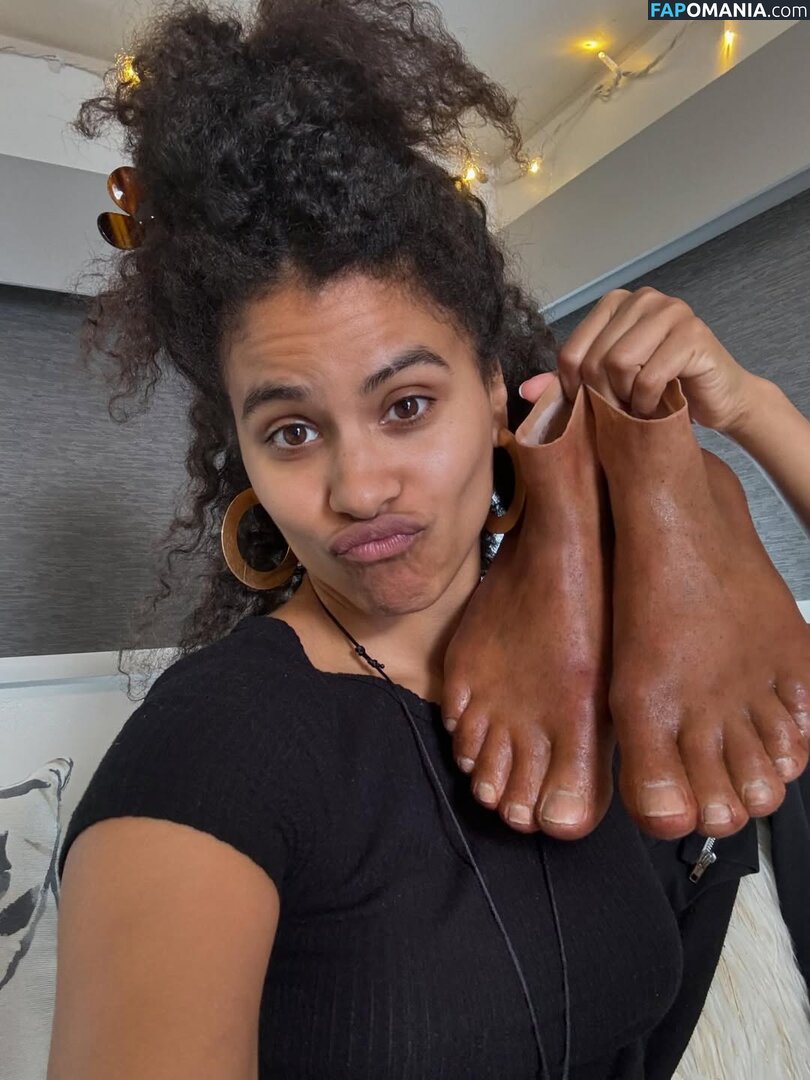 Zazie Beetz / zaziebeetz Desnudo OnlyFans  Foto filtrada #9